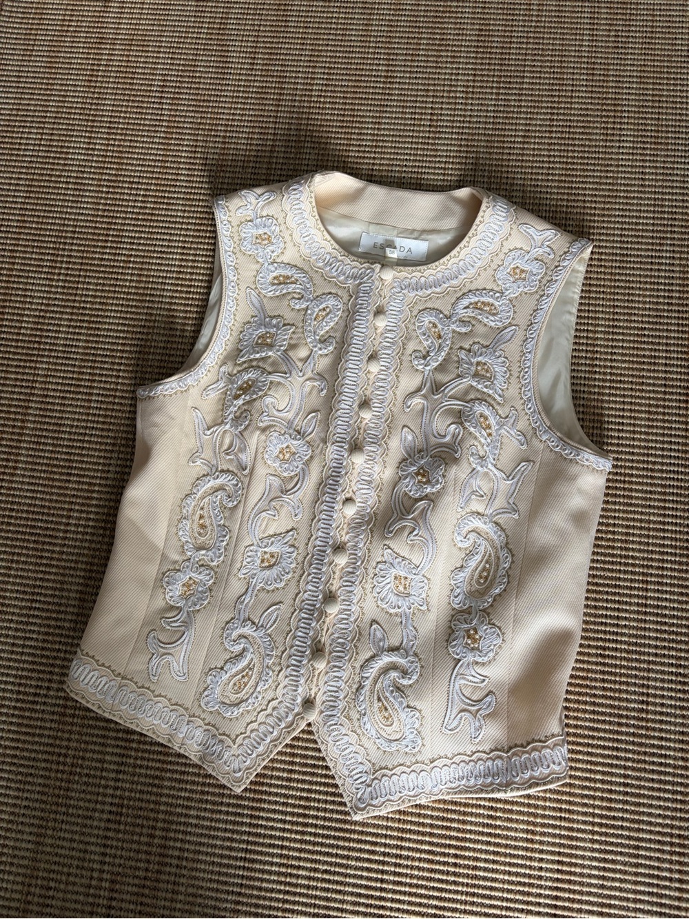 Vintage Escada Embroidered Button Front Sleeveless Vest Top Cream White - Picture 3 of 6
